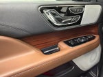 2023 Navigator L Thumbnail 37