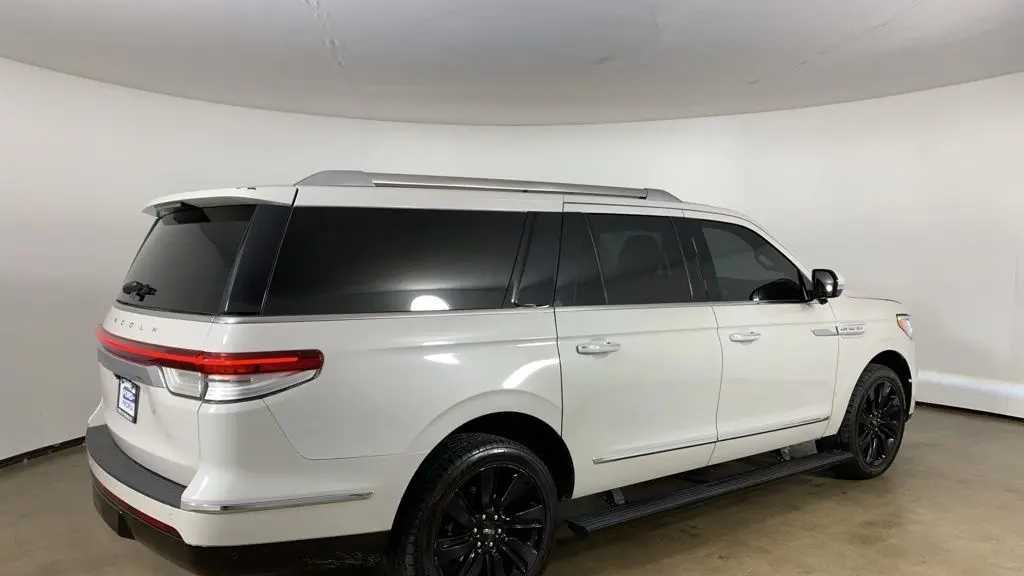 2023 Lincoln Navigator L Reserve