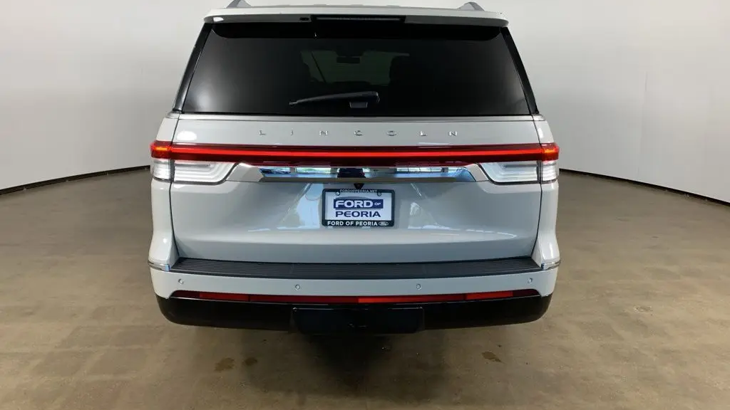 2023 Lincoln Navigator L Reserve