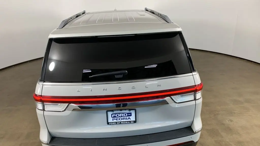 2023 Lincoln Navigator L Reserve