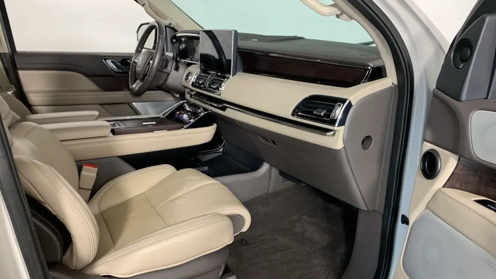 2023 Lincoln Navigator L Reserve