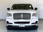 2023 Navigator L Thumbnail 2