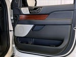 2023 Navigator L Thumbnail 25