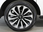 2024 Navigator L Thumbnail 18