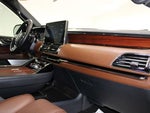 2024 Navigator L Thumbnail 32