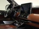 2024 Navigator L Thumbnail 33