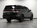 2024 Navigator L Thumbnail 3