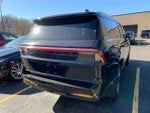 2025 Navigator L Thumbnail 4
