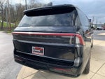 2025 Navigator L Thumbnail 7