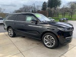 2025 Navigator L Thumbnail 8
