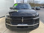 2025 Navigator L Thumbnail 10