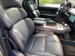 2025 Navigator L Thumbnail 12