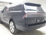 2025 Navigator L Thumbnail 2