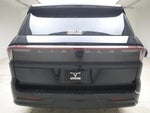 2025 Navigator L Thumbnail 3