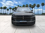 2025 Navigator L Thumbnail 2