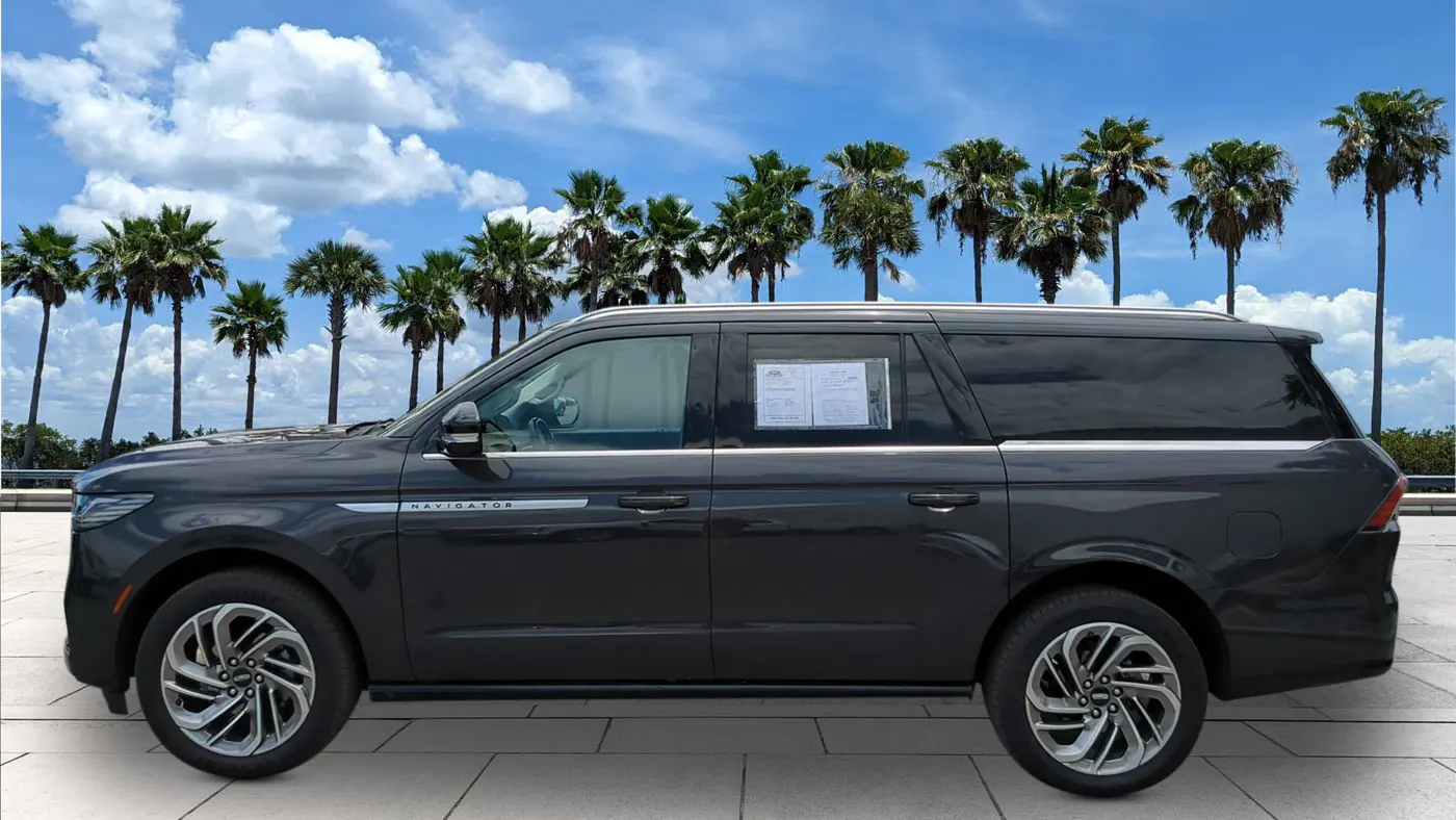 2025 Lincoln Navigator L Reserve