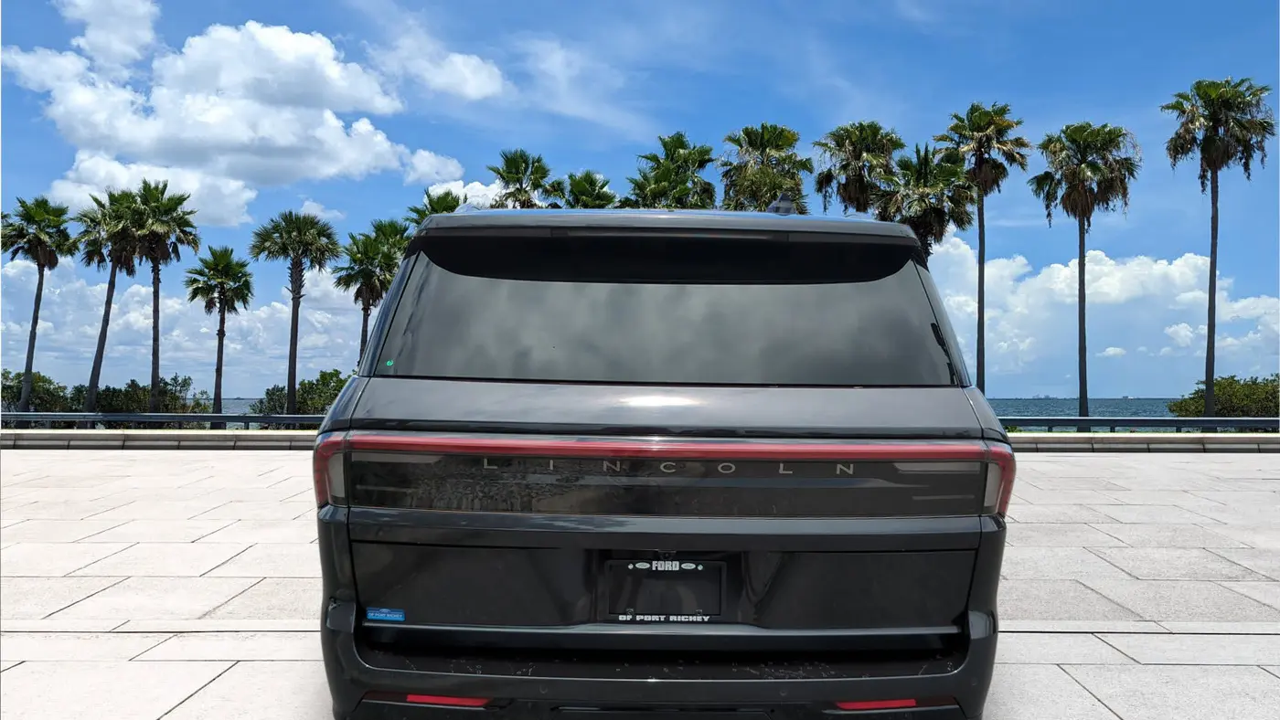 2025 Lincoln Navigator L Reserve
