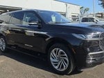 2025 Navigator L Thumbnail 2