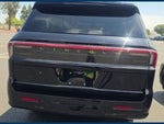 2025 Navigator L Thumbnail 8
