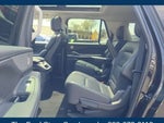 2025 Navigator L Thumbnail 16