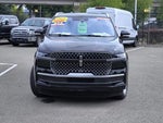 2025 Navigator L Thumbnail 3