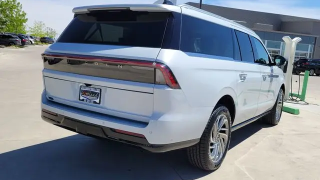 2025 Lincoln Navigator L Reserve