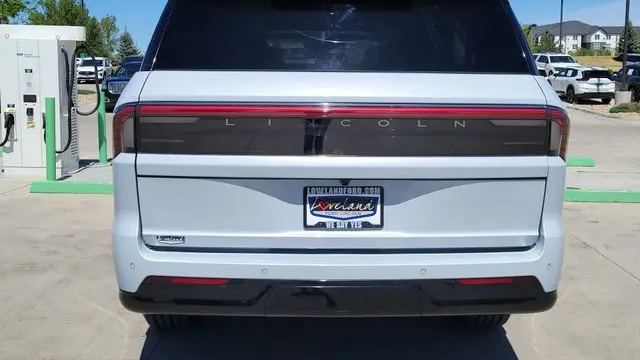 2025 Lincoln Navigator L Reserve