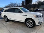 2023 Navigator L Thumbnail 7