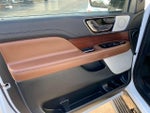 2023 Navigator L Thumbnail 19