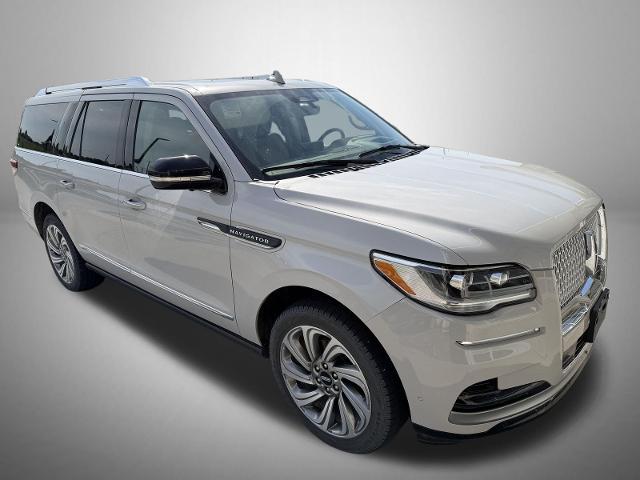 2023 Lincoln Navigator - $58,550
