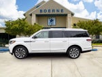 2024 Navigator L Thumbnail 2