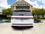 2024 Navigator L Thumbnail 4