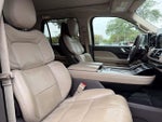 2024 Navigator L Thumbnail 16