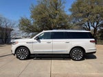 2024 Navigator L Thumbnail 2
