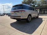 2024 Navigator L Thumbnail 5