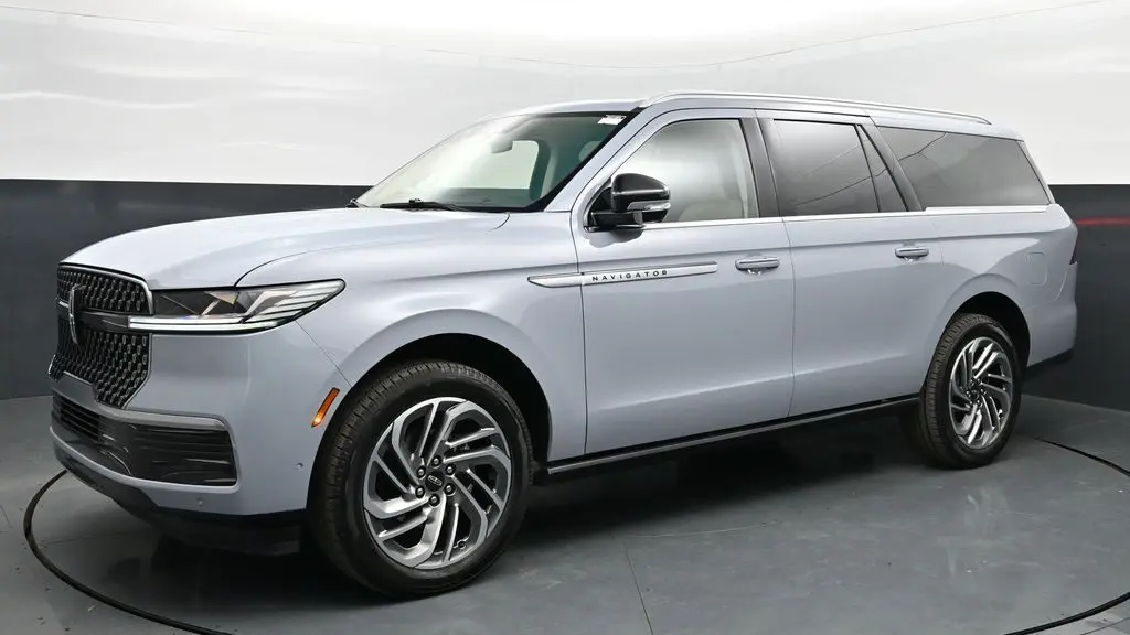 Preowned 2025 Lincoln Navigator L Reserve for Sale