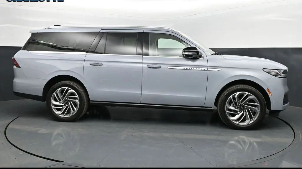 2025 Lincoln Navigator L Reserve