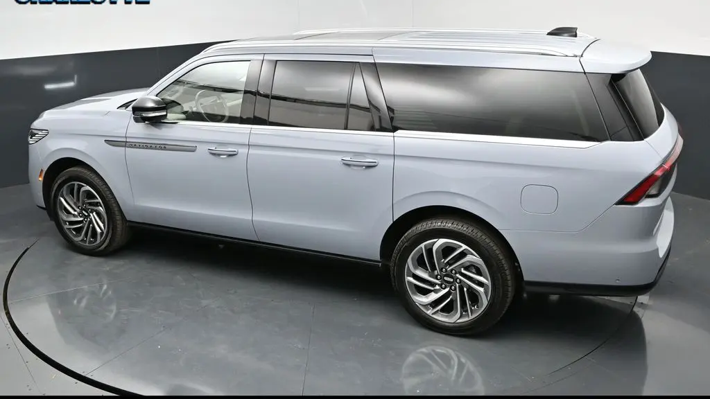 2025 Lincoln Navigator L Reserve