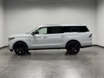 2025 Navigator L Thumbnail 4