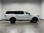 2025 Navigator L Thumbnail 8
