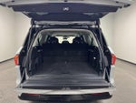 2025 Navigator L Thumbnail 12