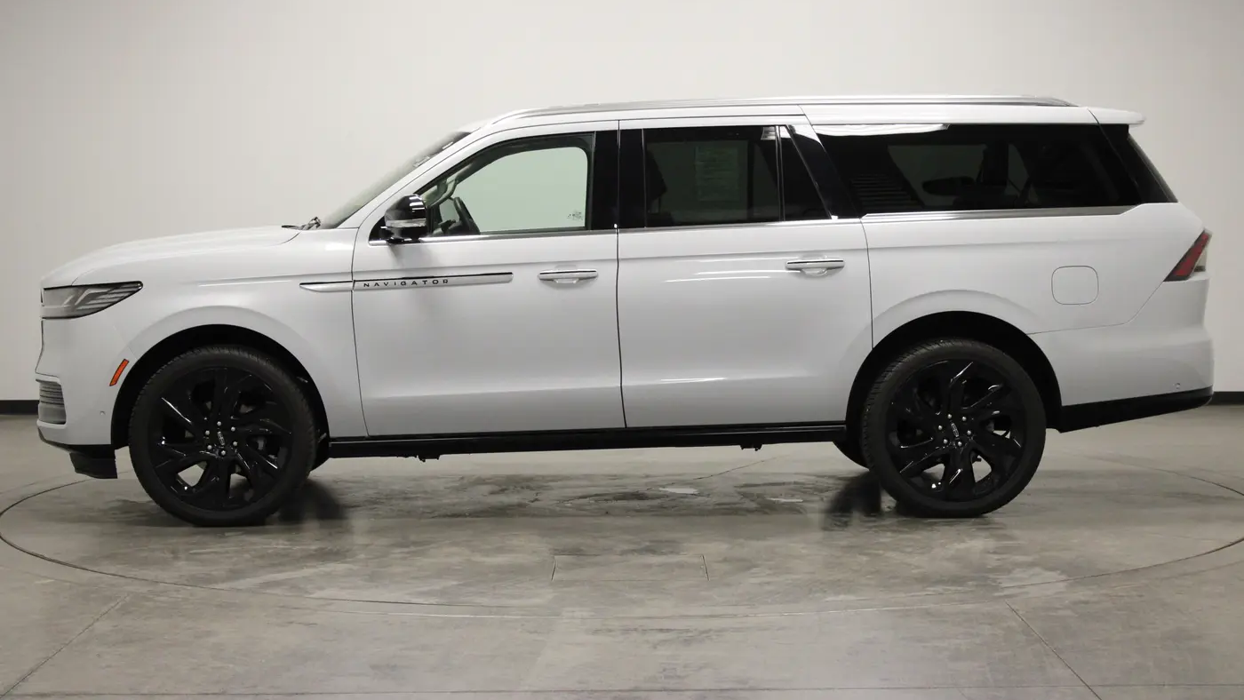 2025 Lincoln Navigator L Reserve