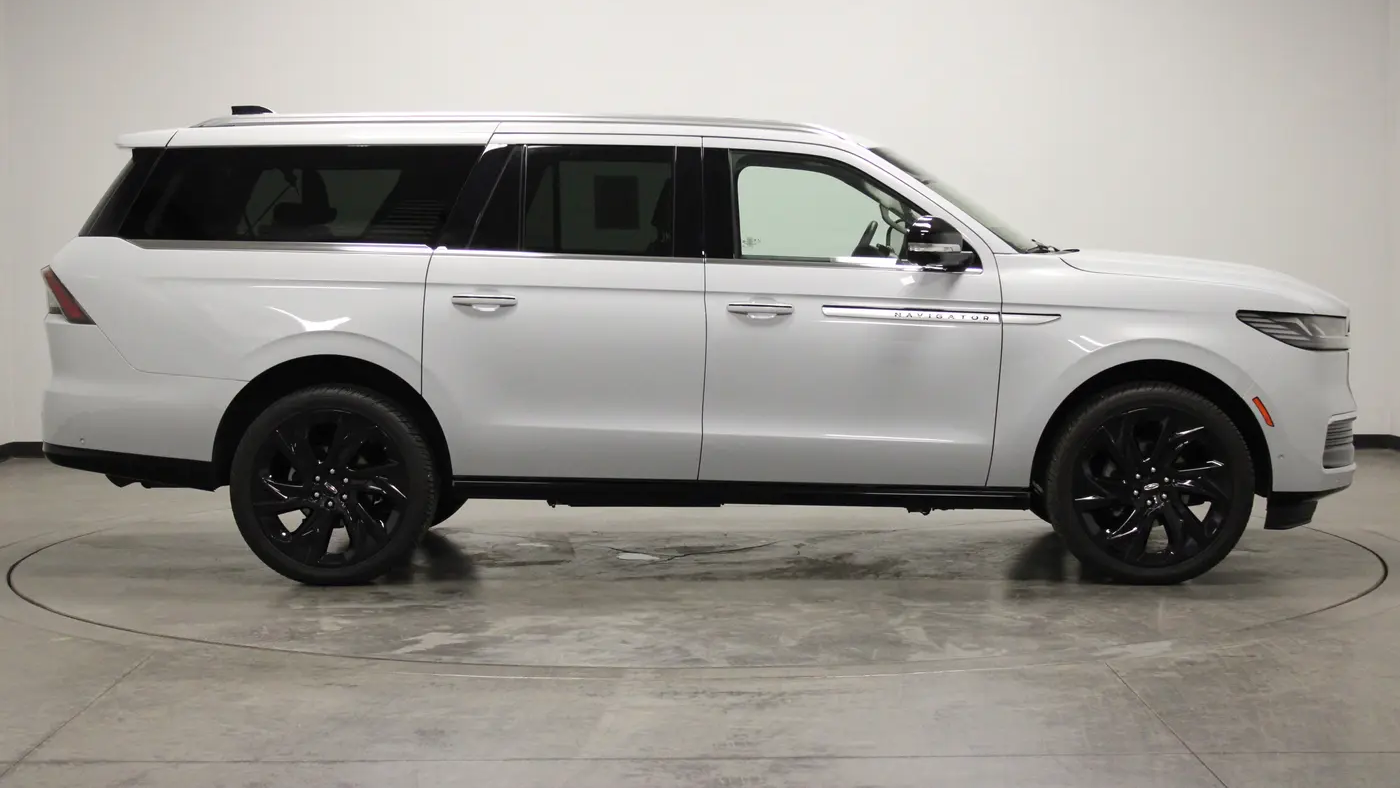 2025 Lincoln Navigator L Reserve