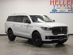 2025 Navigator L Thumbnail 1