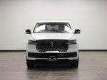 2025 Navigator L Thumbnail 3