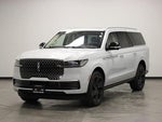 2025 Navigator L Thumbnail 4