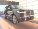 2025 Navigator L Thumbnail 2