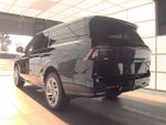 2025 Navigator L Thumbnail 4