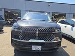 2025 Navigator L Thumbnail 3