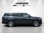 2025 Navigator L Thumbnail 2